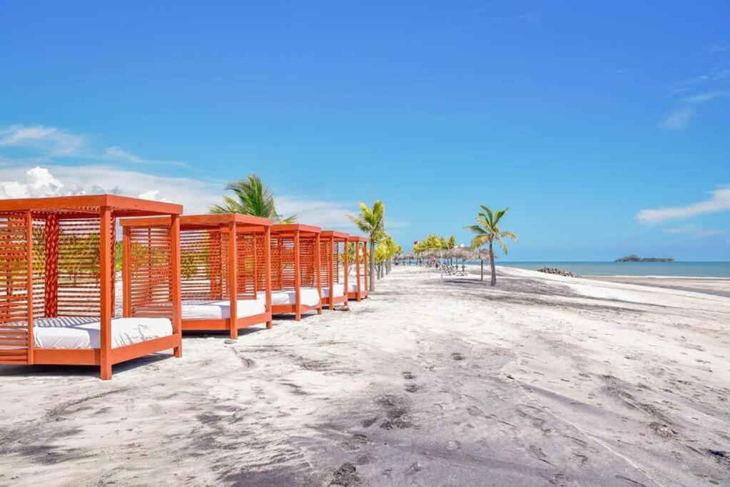 Playa Blanca Sc * Rio Hato